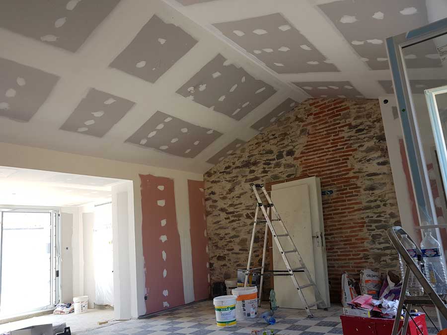 Installation plaque de plâtre au plafond